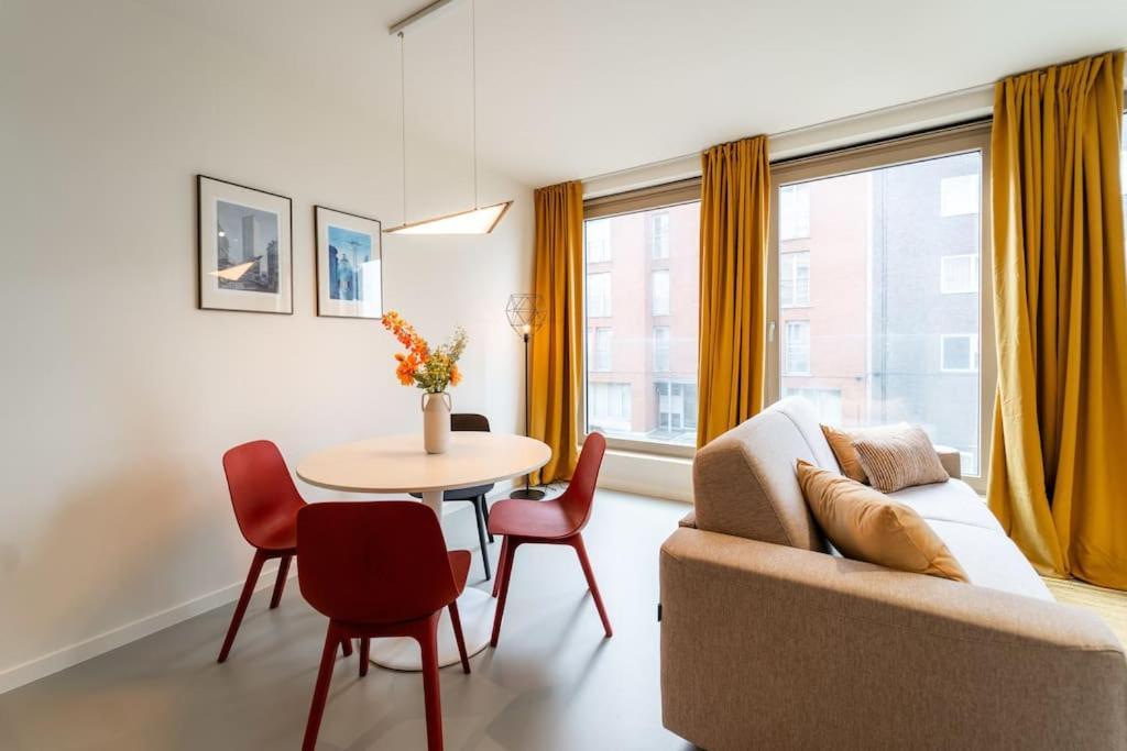Apartment Chic 2-bedroom Haven In *