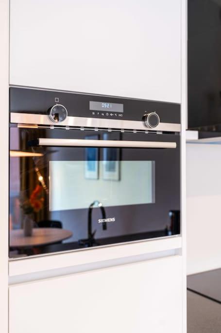 Chic 2-bedroom Haven In * Antwerpen