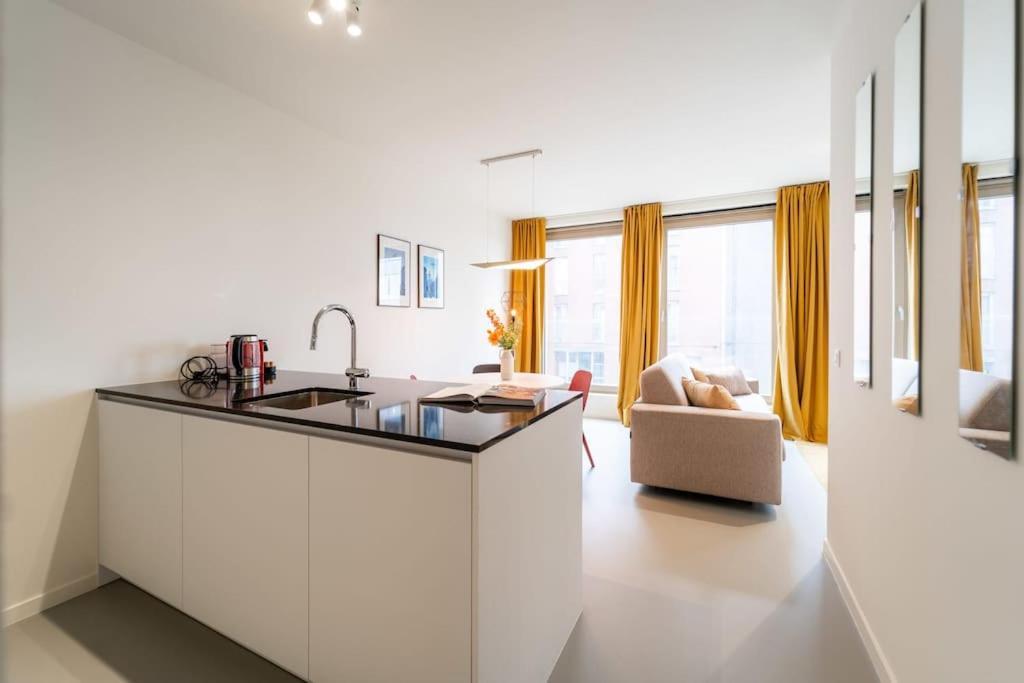 Chic 2-bedroom Haven In *