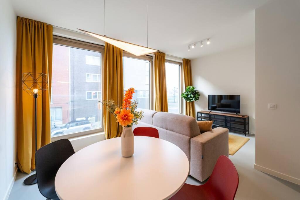Chic 2-bedroom Haven In Appartement